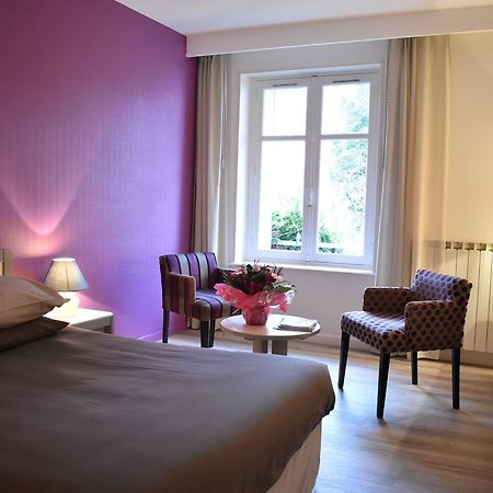 Logis Hotel Saint-Roch Pleumartin エクステリア 写真