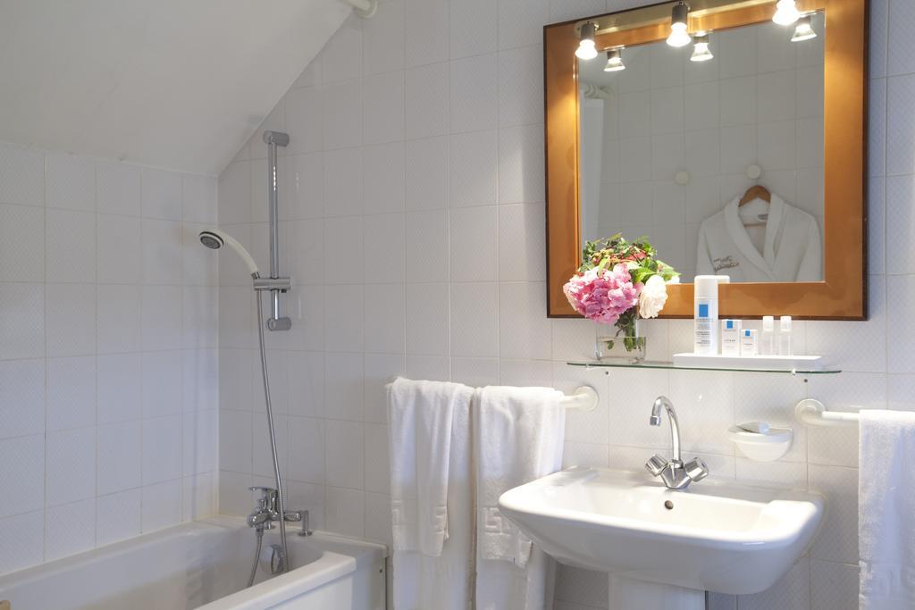 Logis Hotel Saint-Roch Pleumartin 部屋 写真