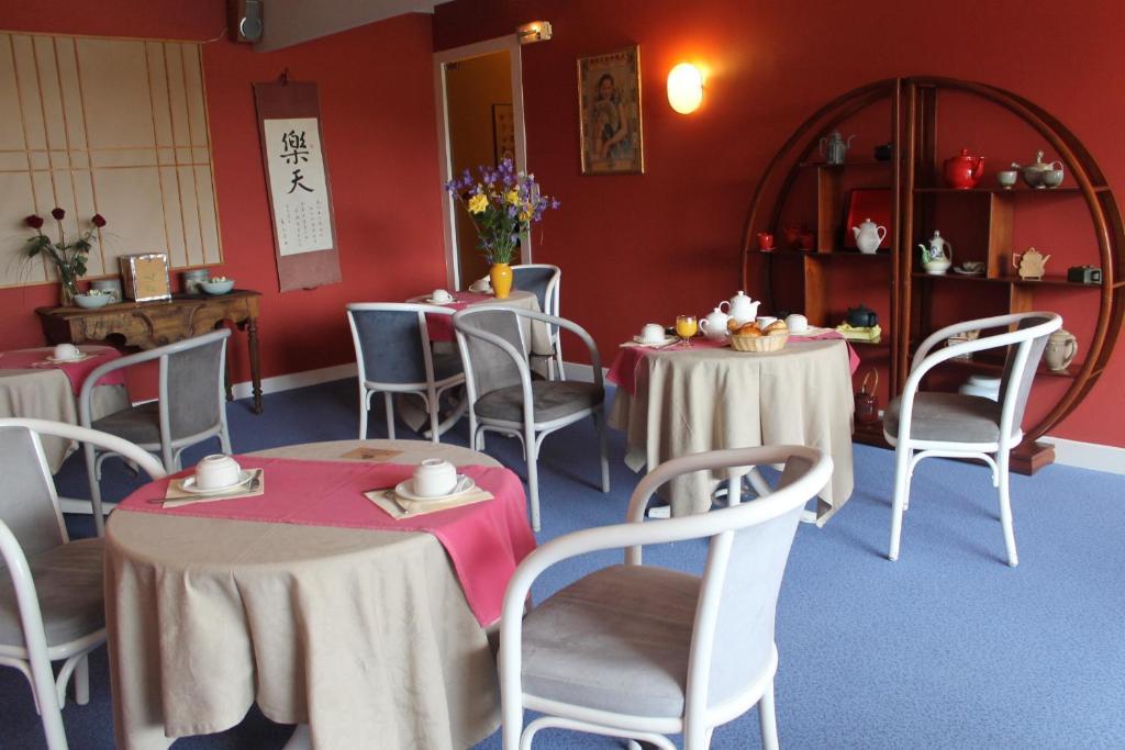 Logis Hotel Saint-Roch Pleumartin エクステリア 写真