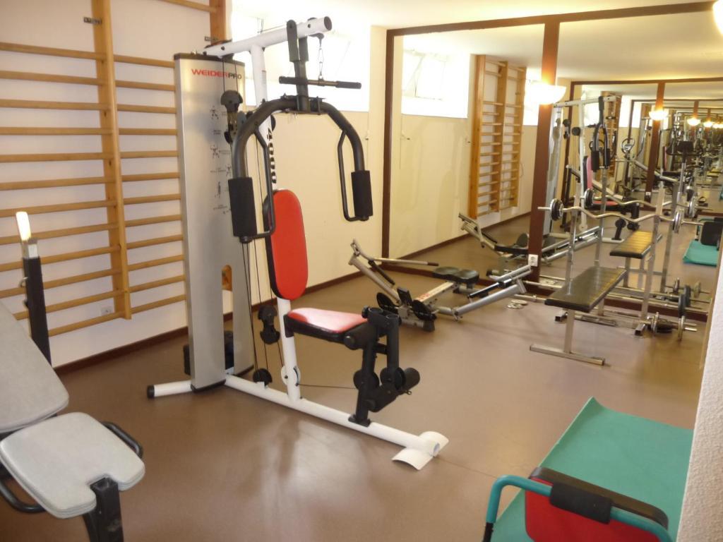 Logis Hotel Saint-Roch Pleumartin エクステリア 写真