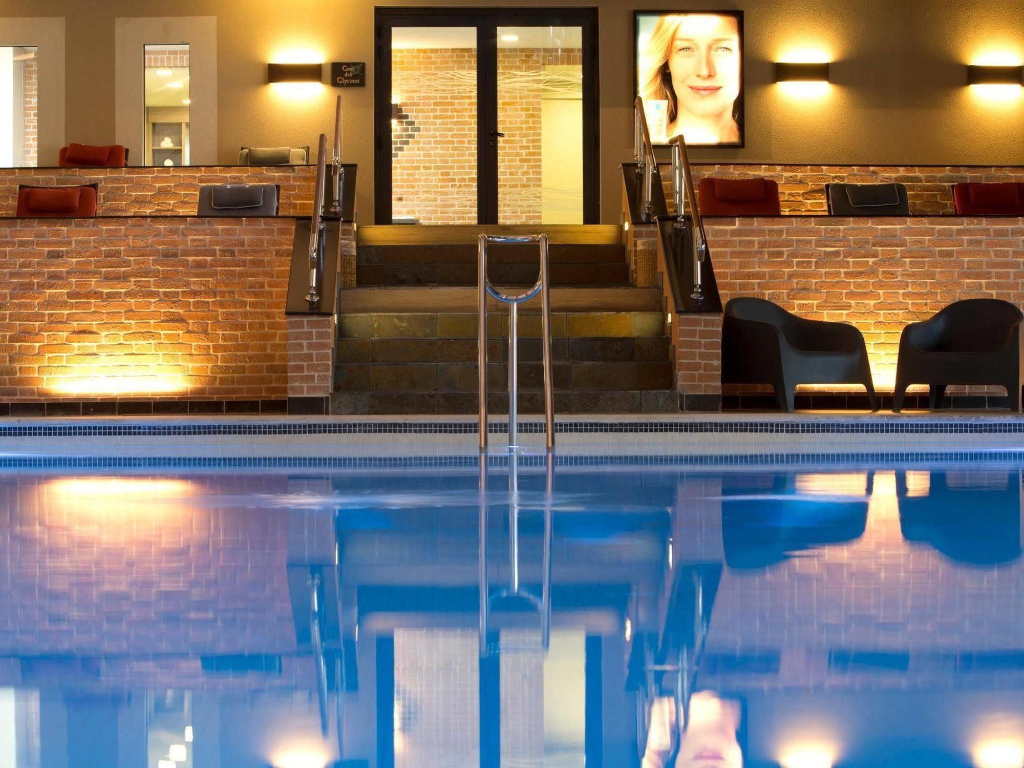 Logis Hotel Saint-Roch Pleumartin エクステリア 写真